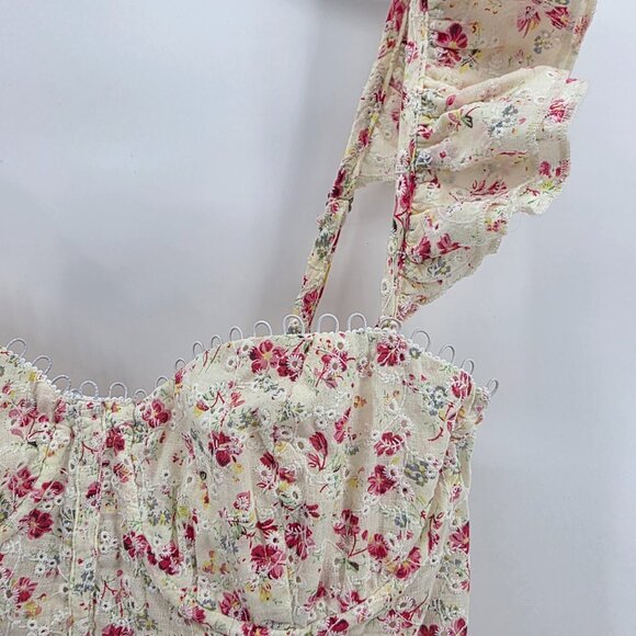 ASTR the Label Cream Floral Crop Top – Size M – Ruffle Strap Eyelet Corset Cami - Picture 2 of 8